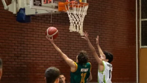 Ankara’da profesyonel basketbol eğitimi alan genç sporcular