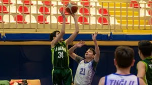 Ankara Basketbol Akademisi ve basketbol gelişimi için maç temposunda çalışan genç sporcular